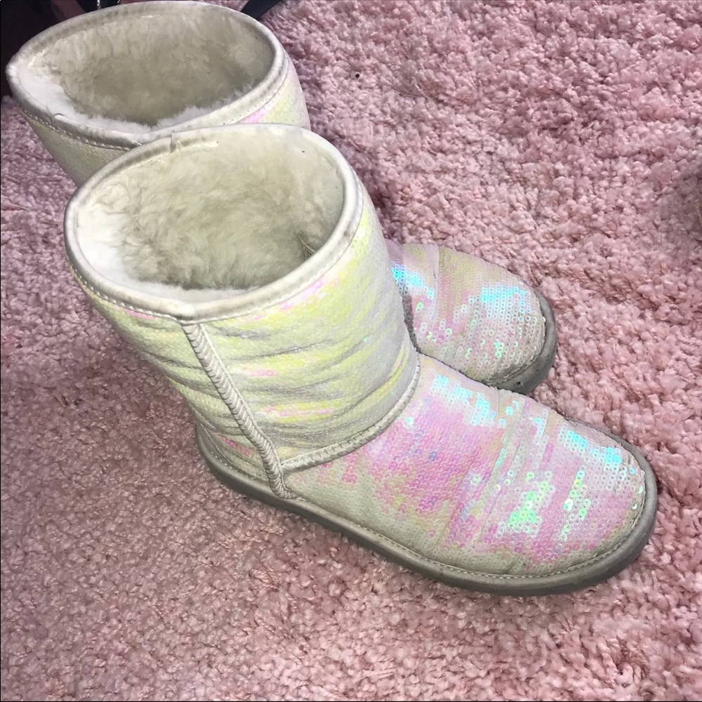 Sparkly White UGGS women boots
